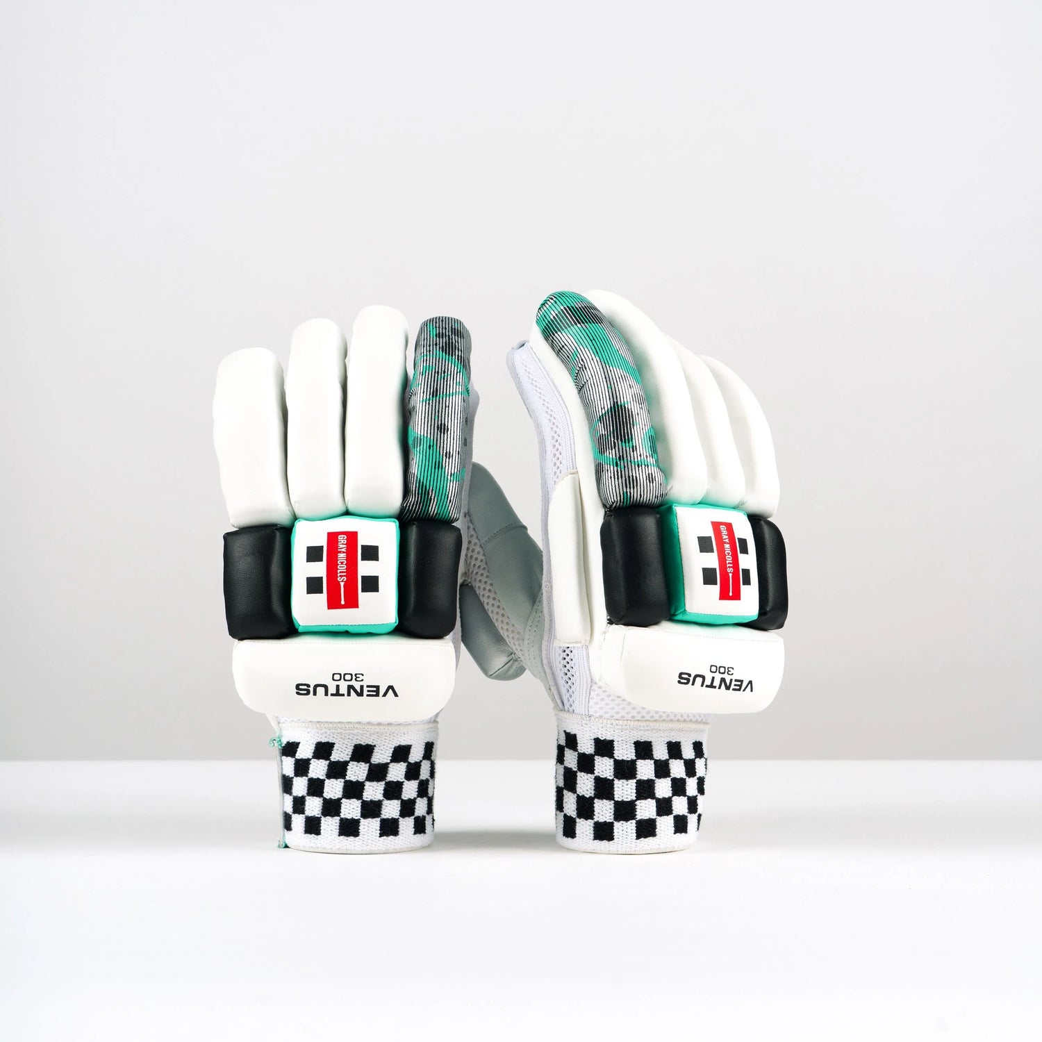 Gray-Nicolls Ventus 1.0 300 Batting Gloves